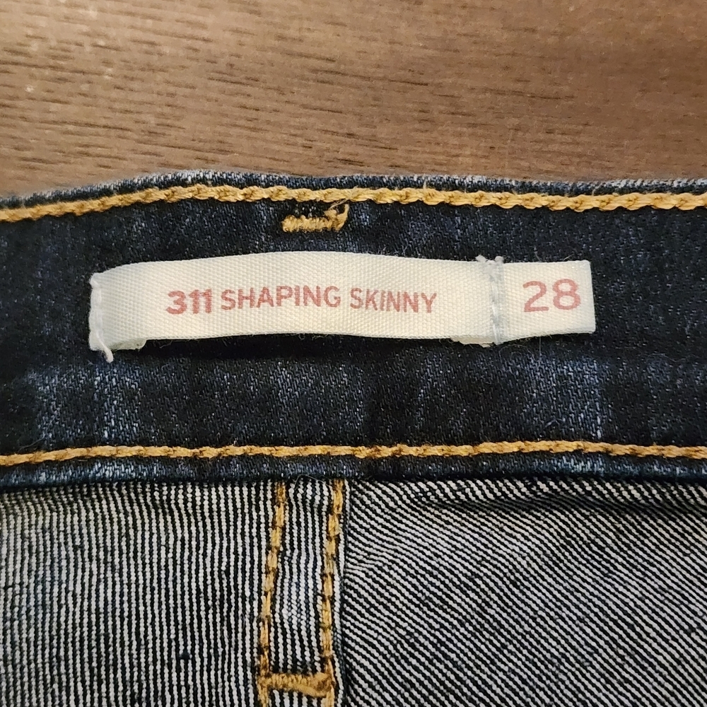 Levi's Women's 311 Mid Rise Shaping Skinny Dark Denim Jeans Size 28 - Picture 8 of 11